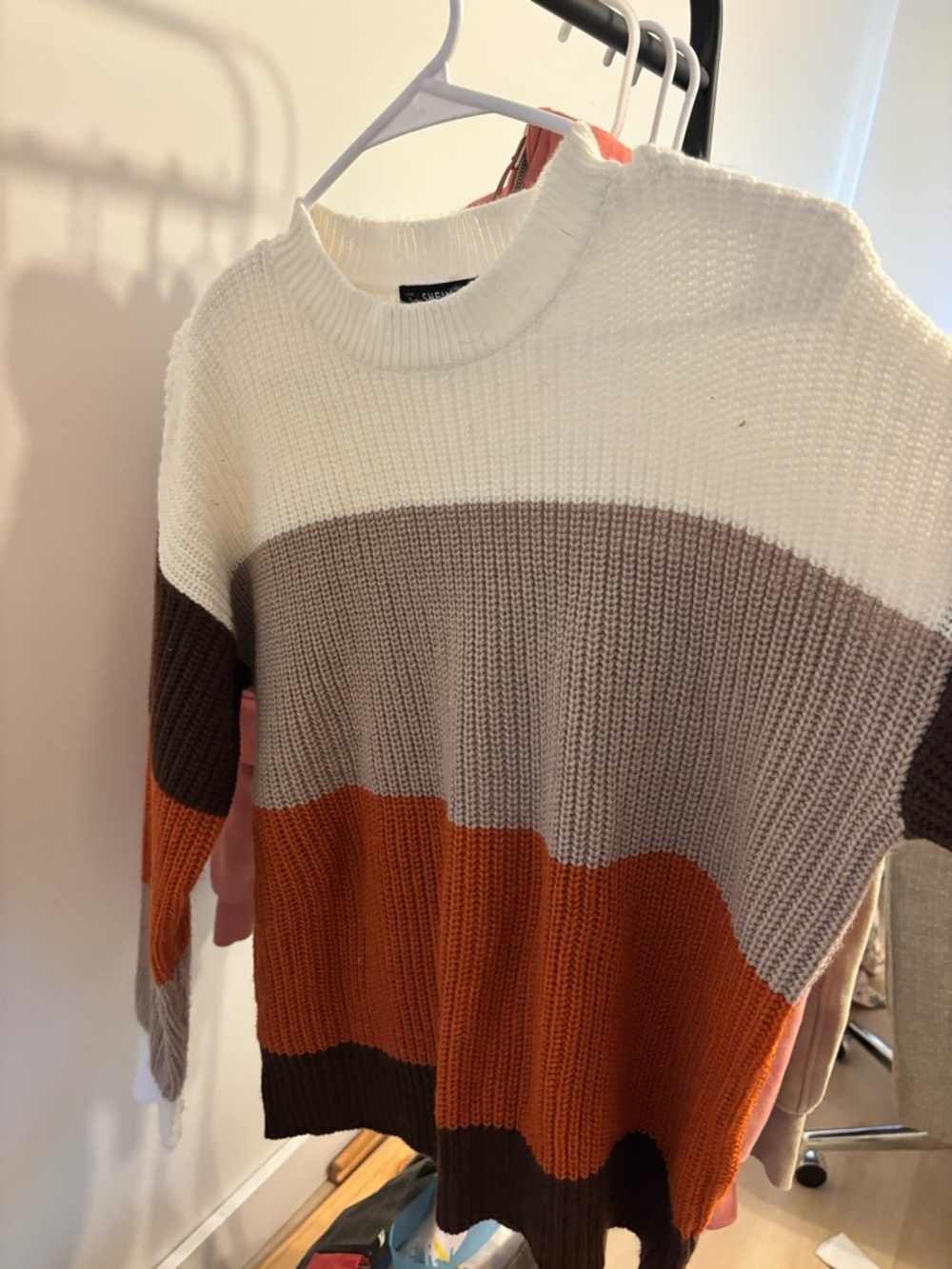 SHEIN Colorblock Ribbed Crew Sweater in White, Gray, Rust, Brown